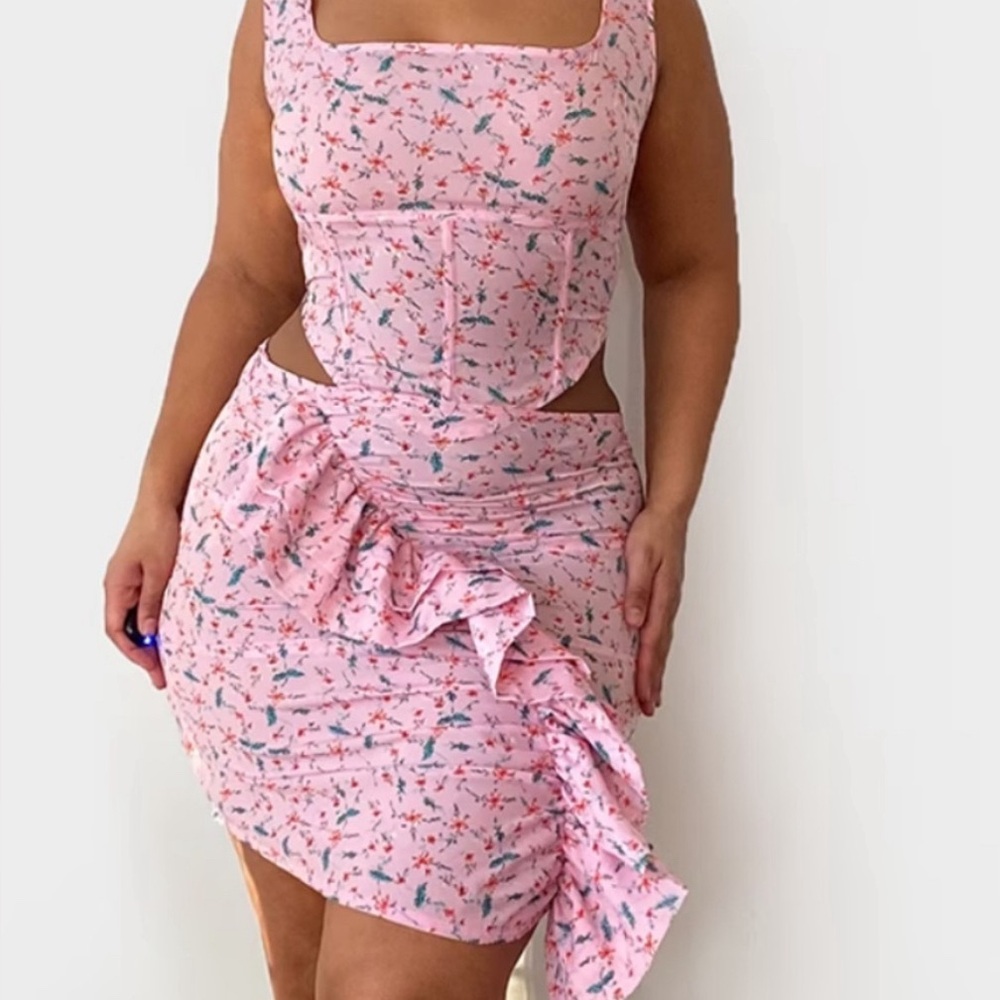 Pretty Little Thing | Pink Mini Floral Print Ruffled Skirt NWT Size 22